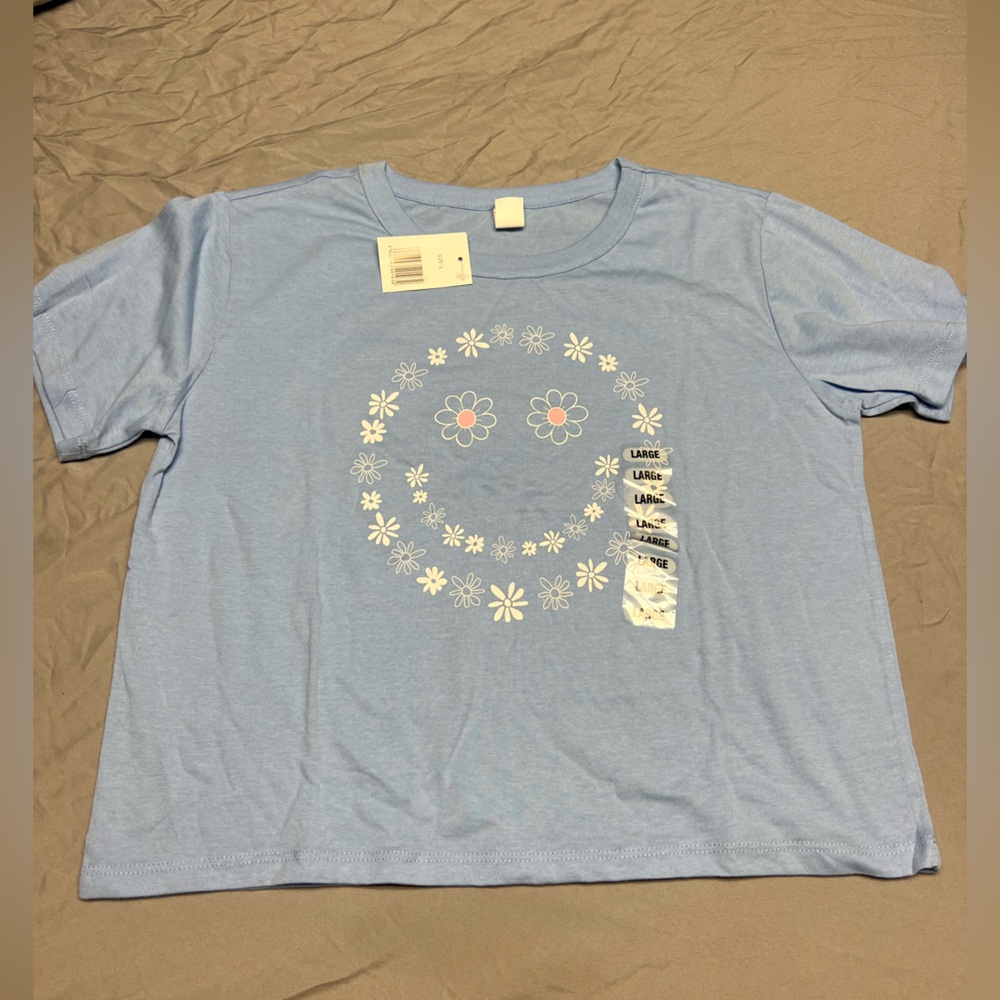 GRAPHIC TEES